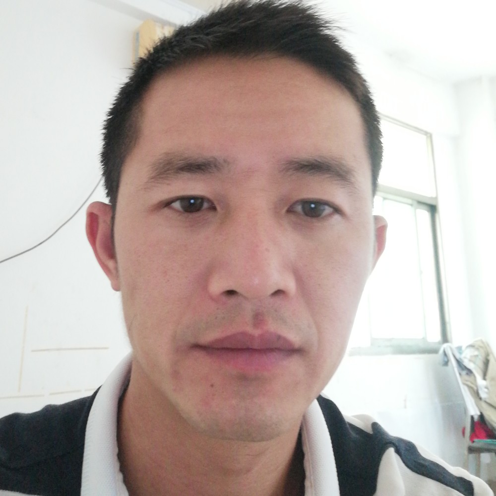 小伙透彻的照片