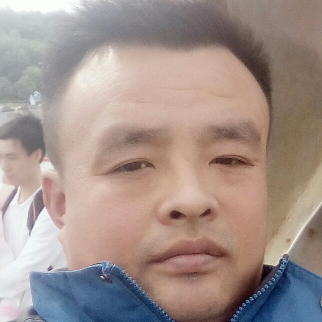 小眼睛肉肉。的照片