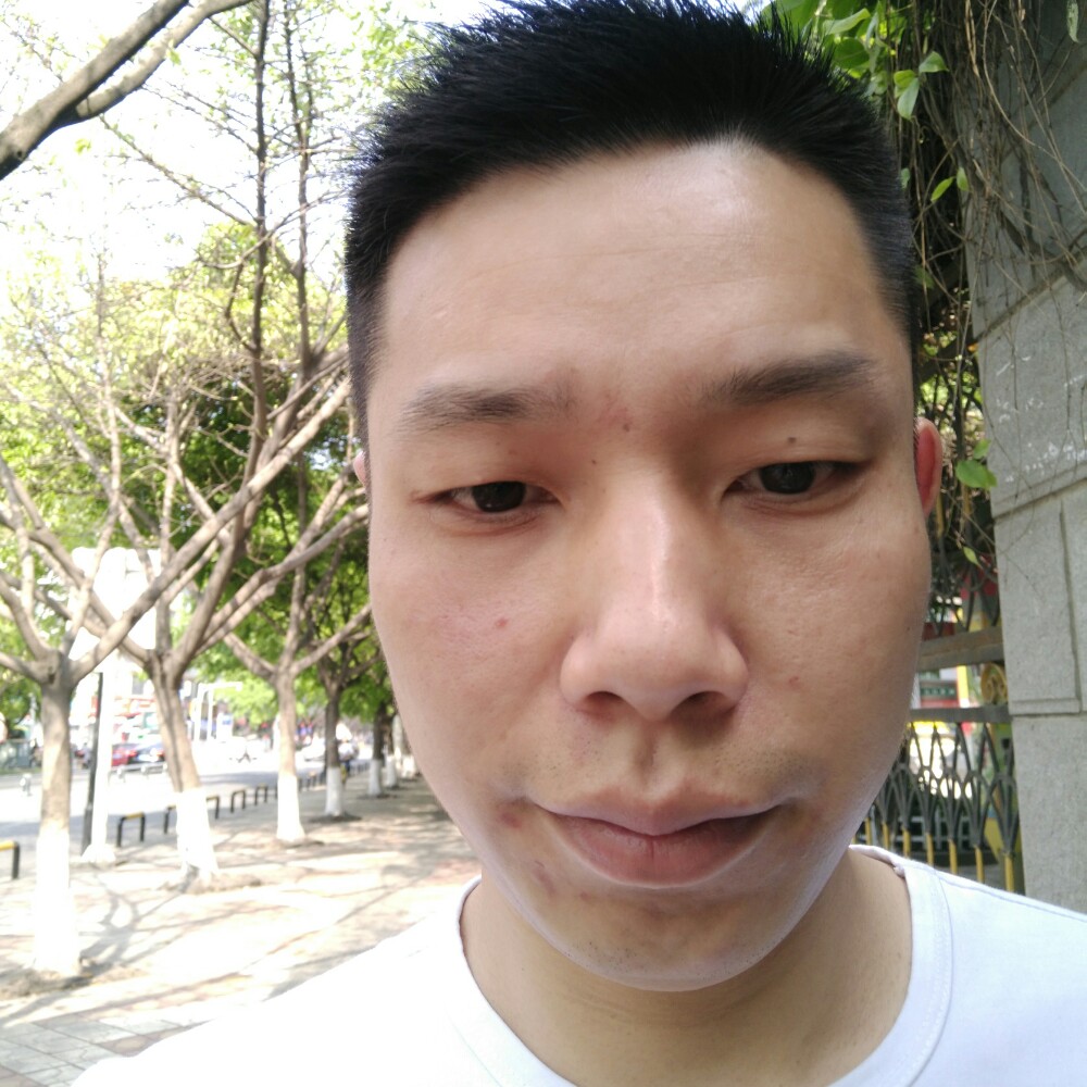 李均成的照片