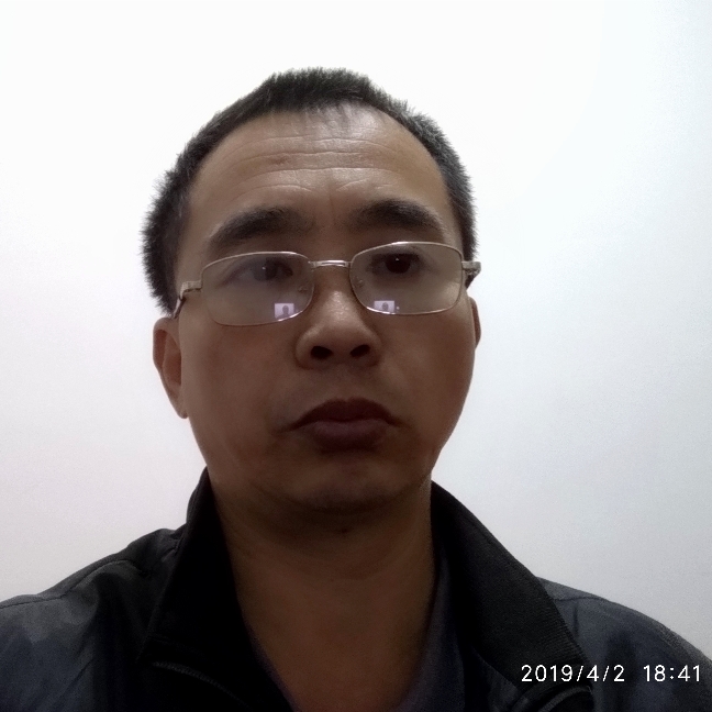 犀牛放弃激动的照片