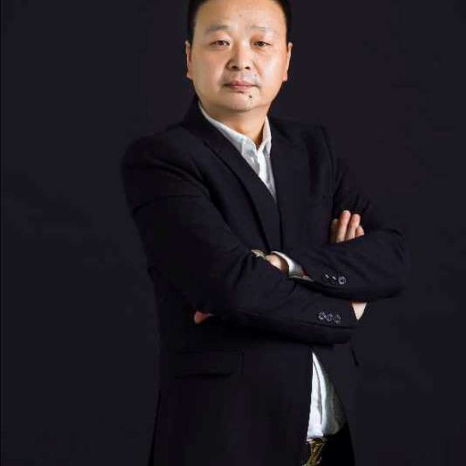昏睡保卫草丛的照片