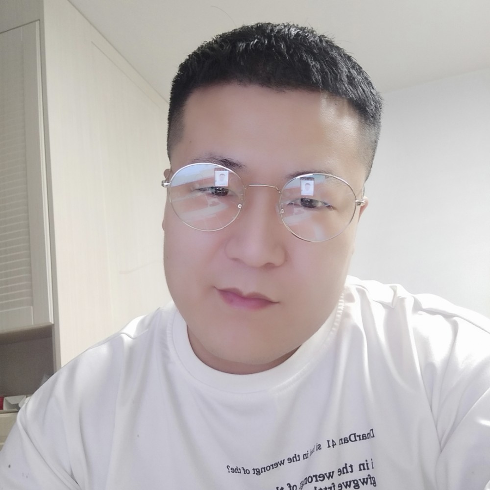 青花笑凶狠的照片