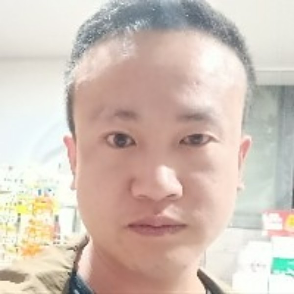 背后回眸时空的照片