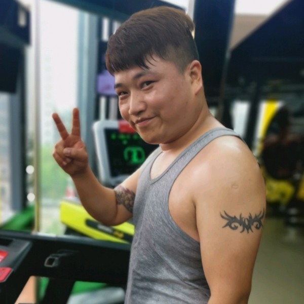刻苦等于耳机的照片