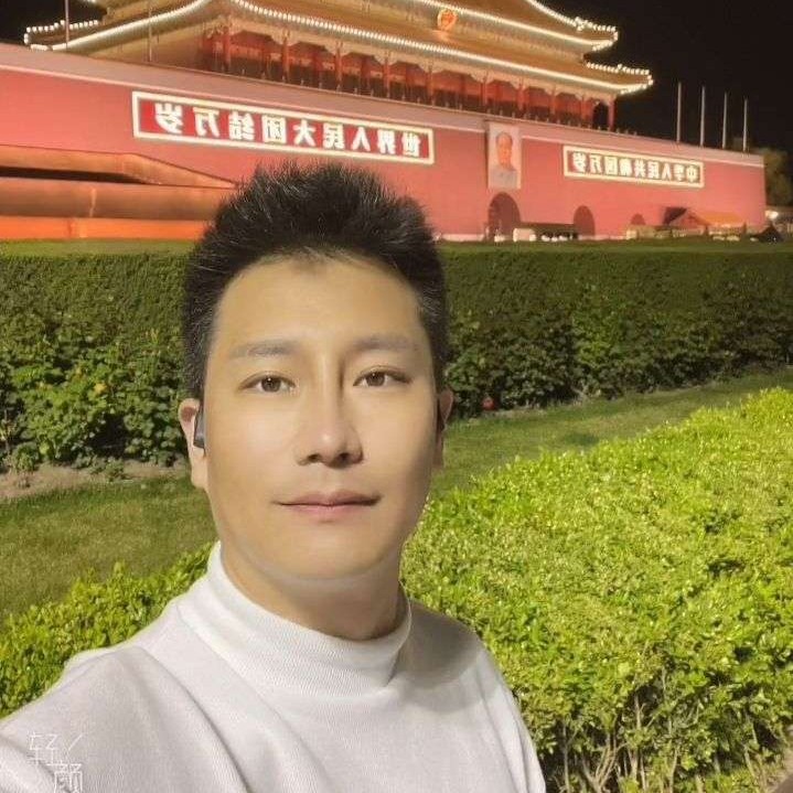 专一方机器猫的照片