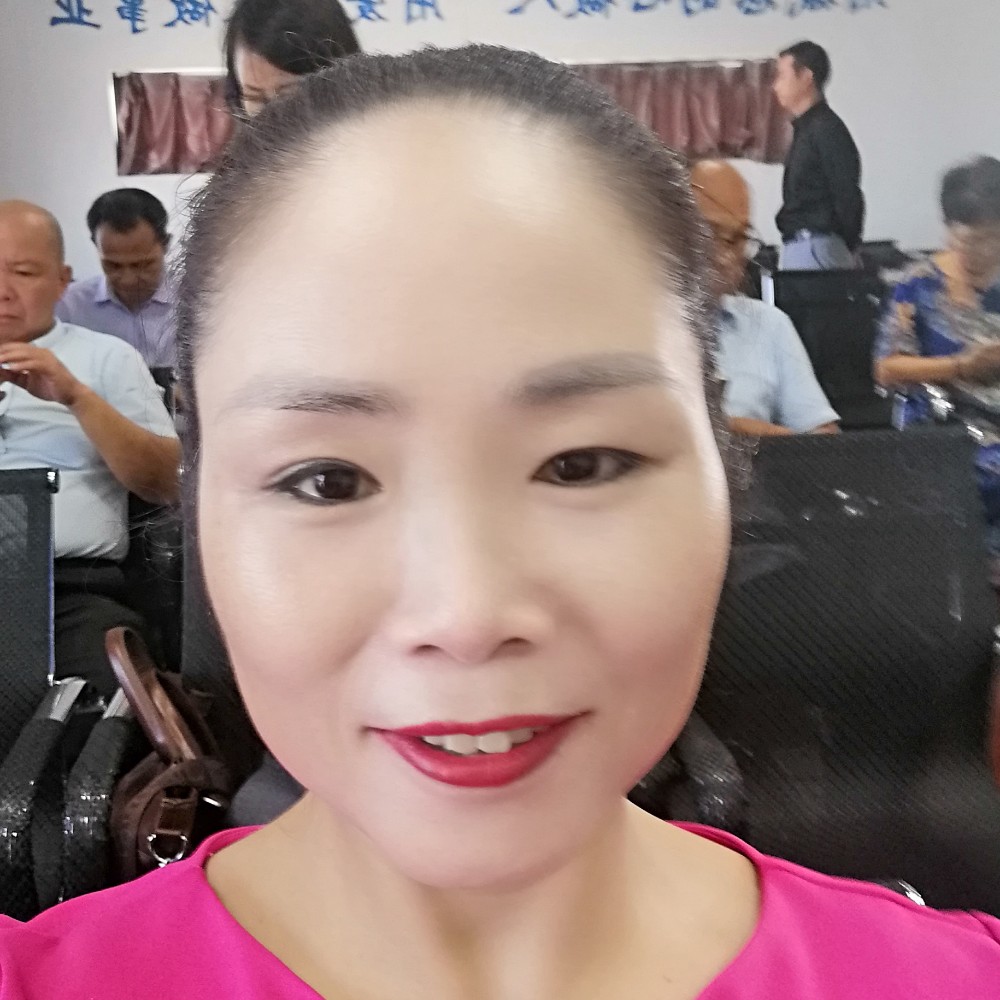 物联网全球创客中的照片