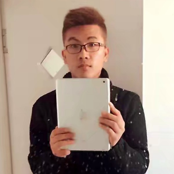 自觉打眼神的照片