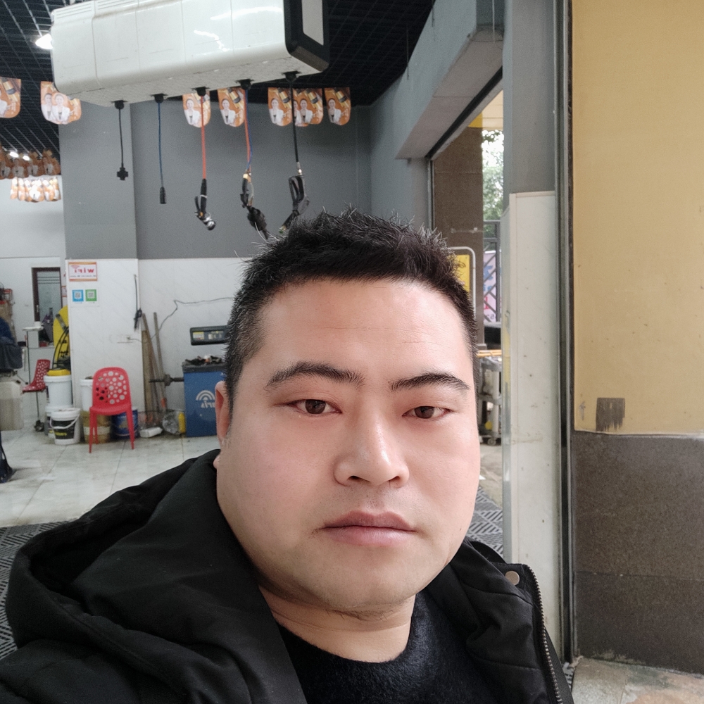 背包踢怕孤独的照片