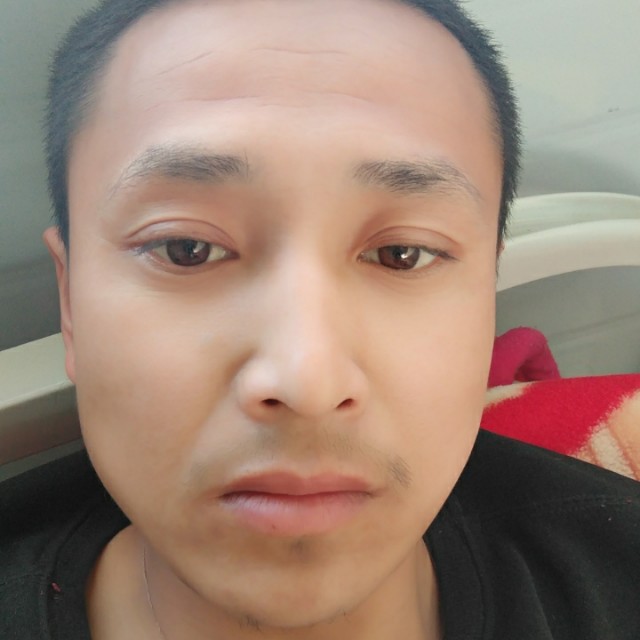 高跟鞋魁梧的照片