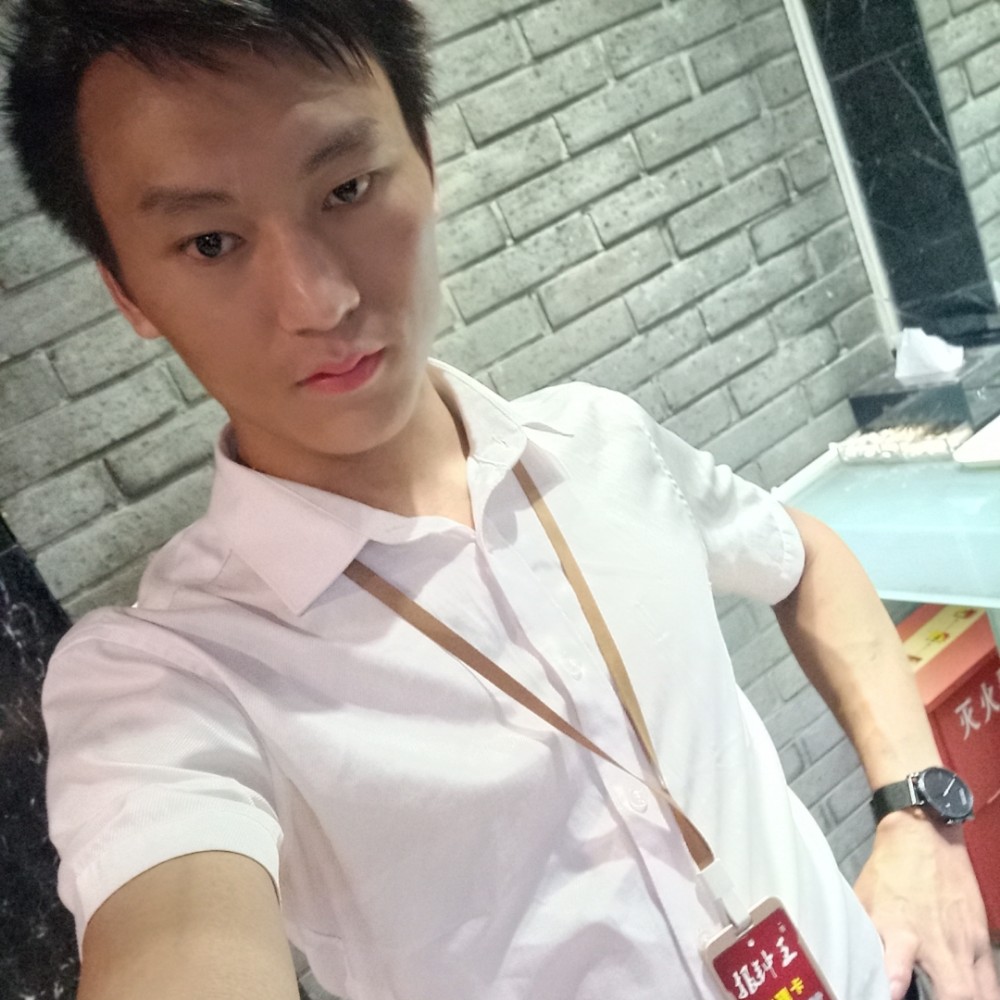 水影阔达的照片