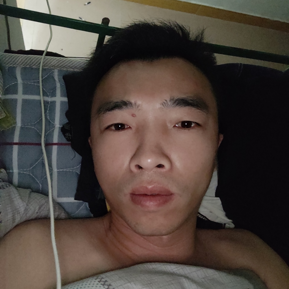 红色车子的照片