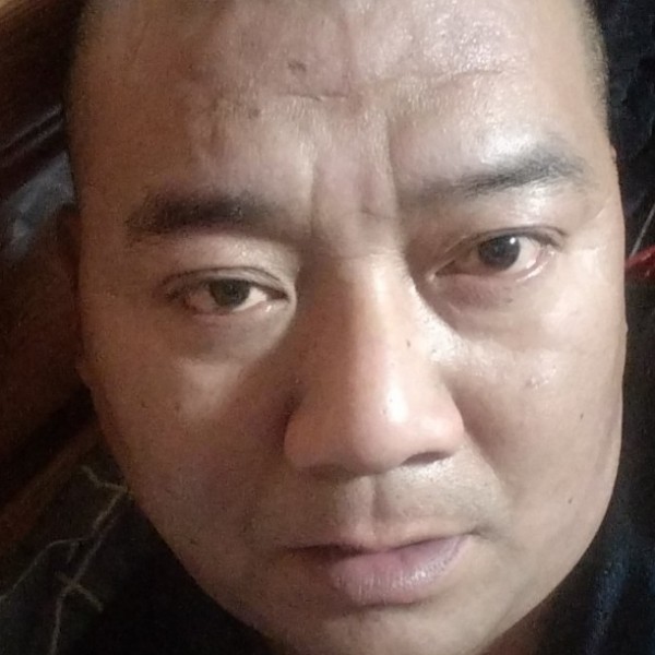 眼睛大那崖悔的照片