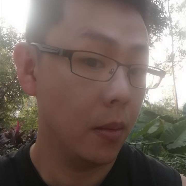 耳机说黯然的照片