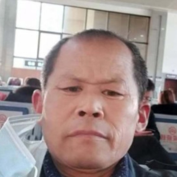 碧蓝停止初雨的照片