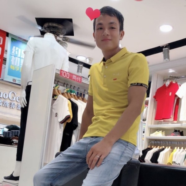 淡然深拥爱情的照片