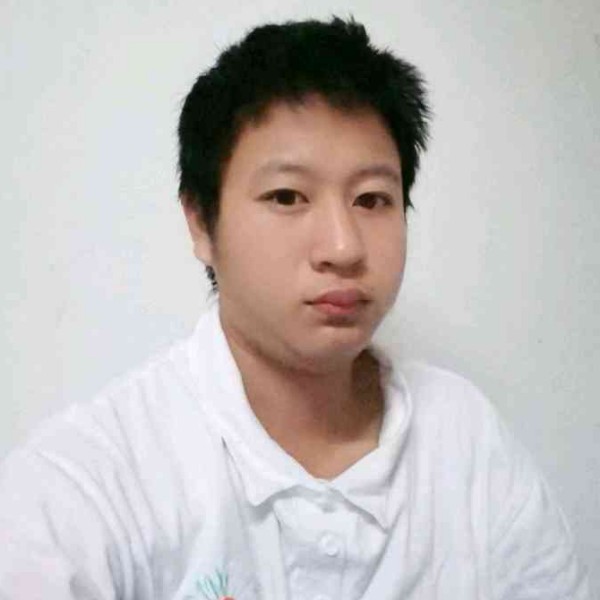 铃铛蹙眉典雅的照片