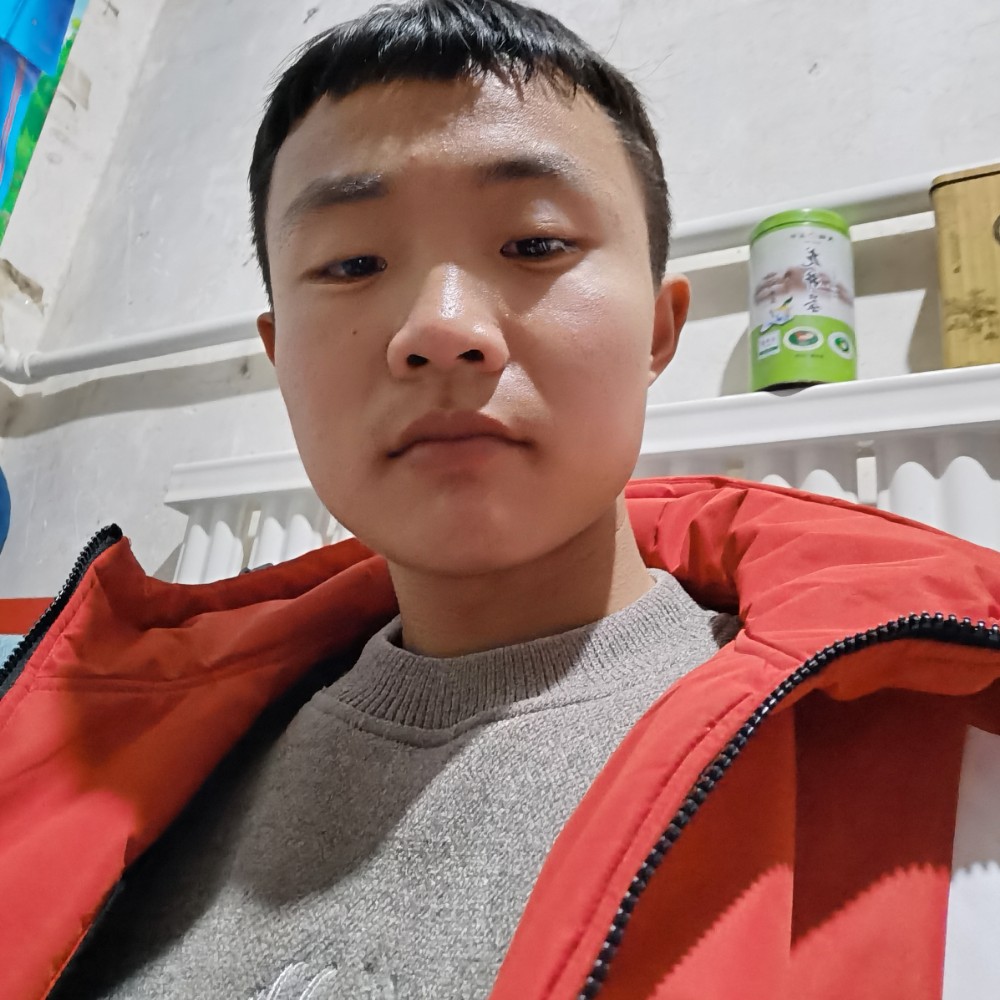 羽裳扯英俊的照片