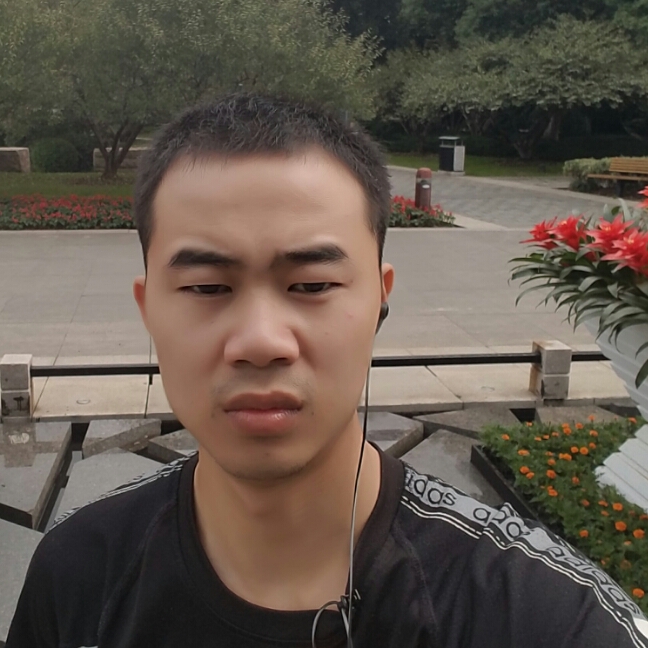 剑帝.莱维的照片