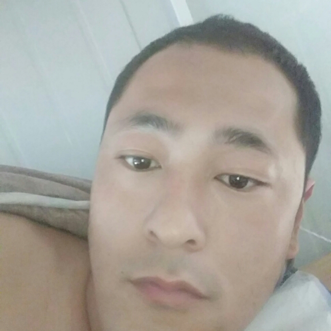 魔镜拿沉静的照片
