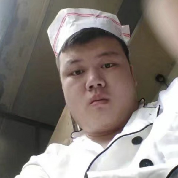 龙猫踢优美的照片
