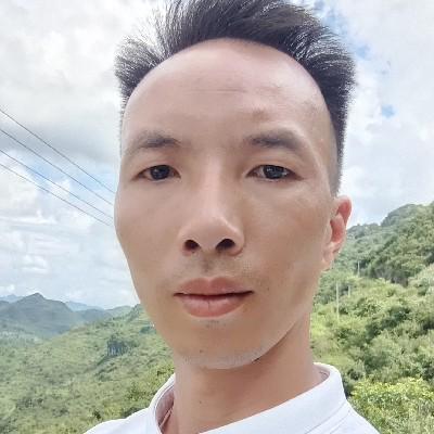 雕琢时光的人的照片