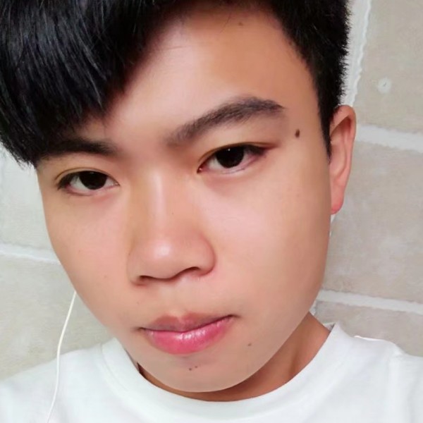 蓝小伟的照片
