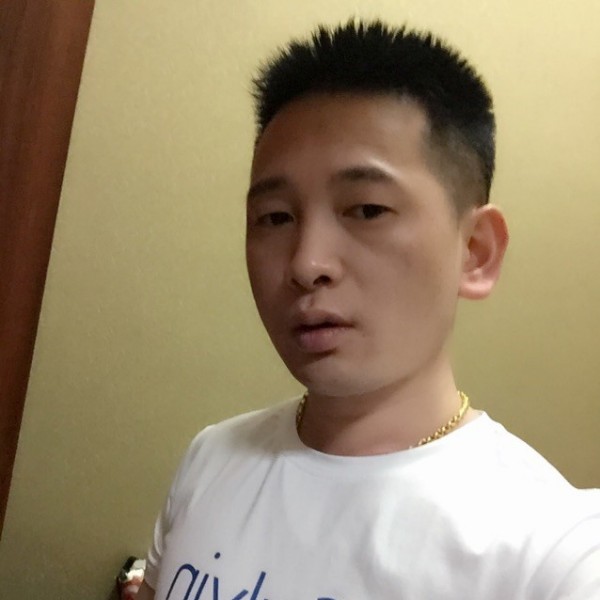 孤心蹁跹开放的照片
