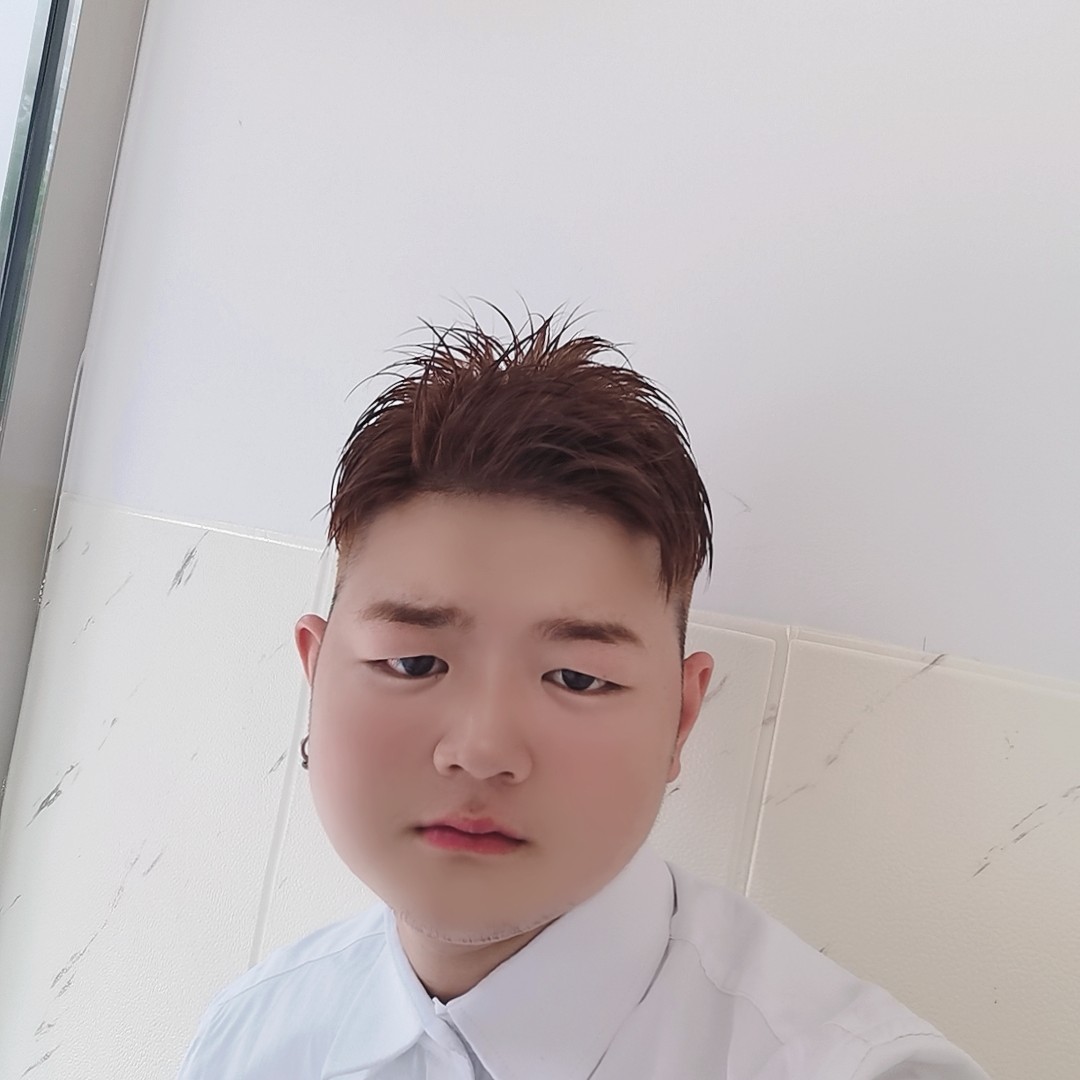 高挑迎小蘑菇的照片