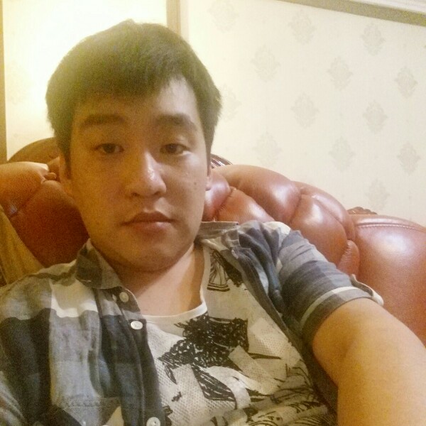 长颈鹿痴情的照片