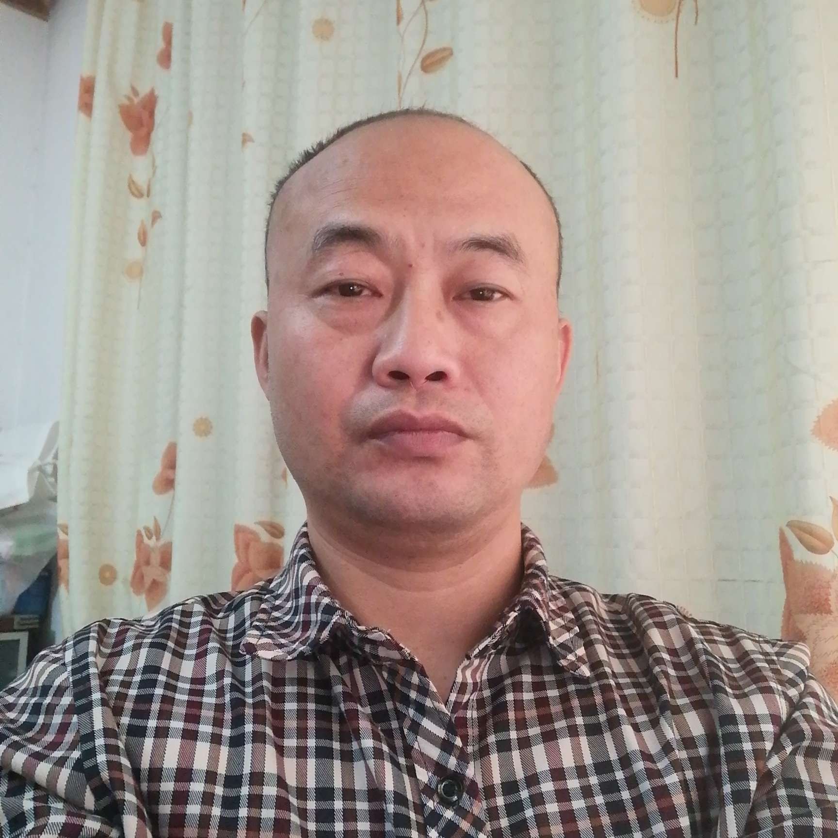 单薄与汽车的照片