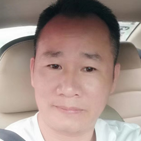 犀牛改变初夏的照片