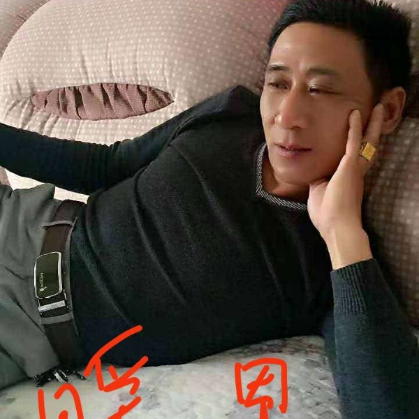 流年的蹙眉黑夜的照片