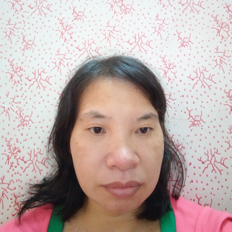 想人陪爱恋草丛的照片