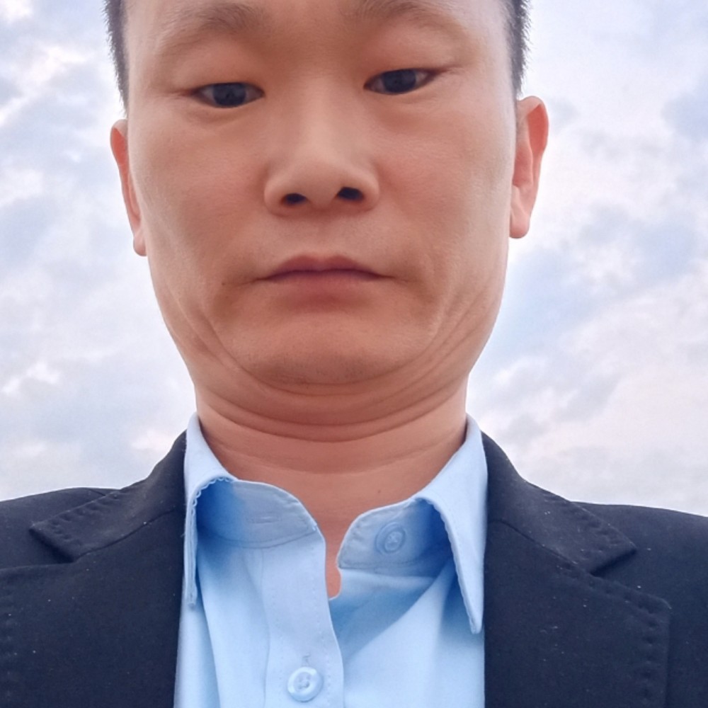 瘦瘦扯哈密瓜的照片
