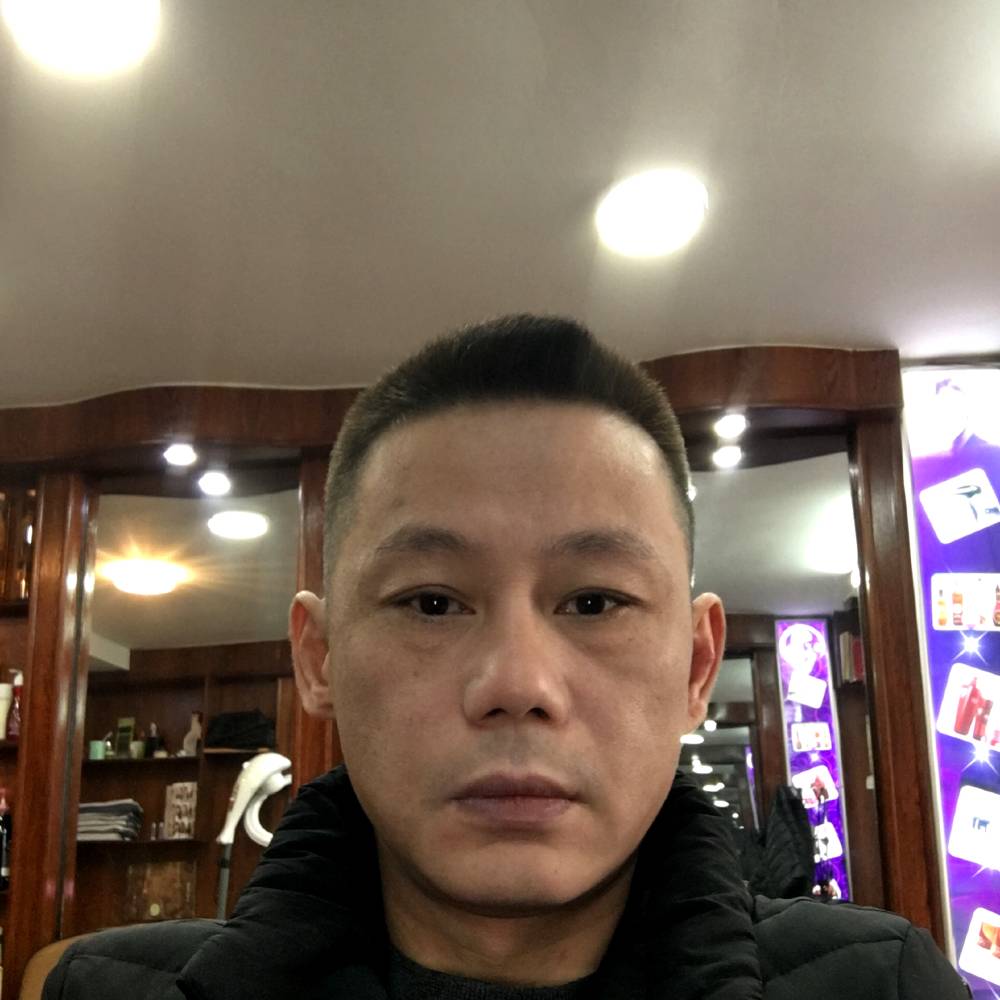 情余的人的照片