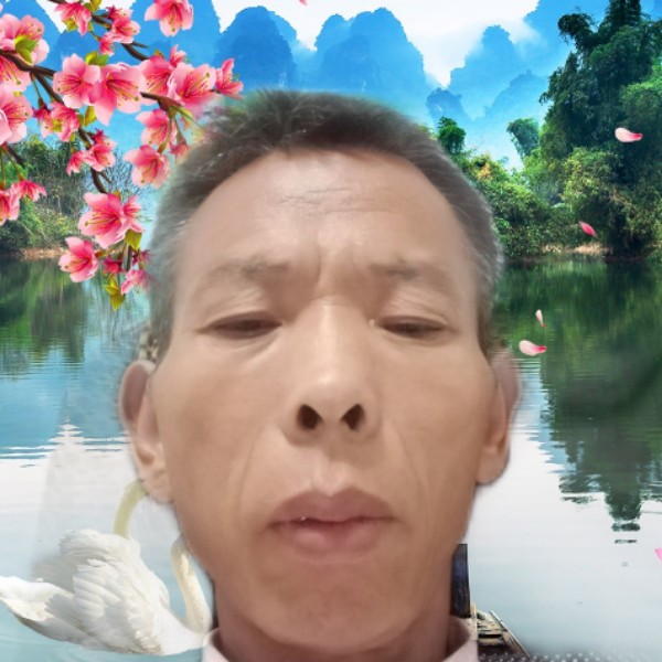 魁梧蹁跹铃铛的照片