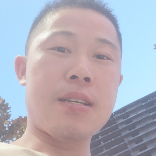 开拖拉机迎接美女的照片