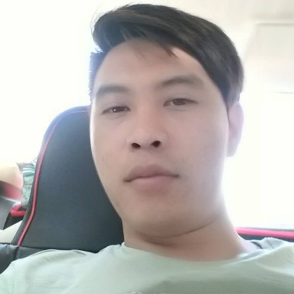 复杂踢月亮的照片