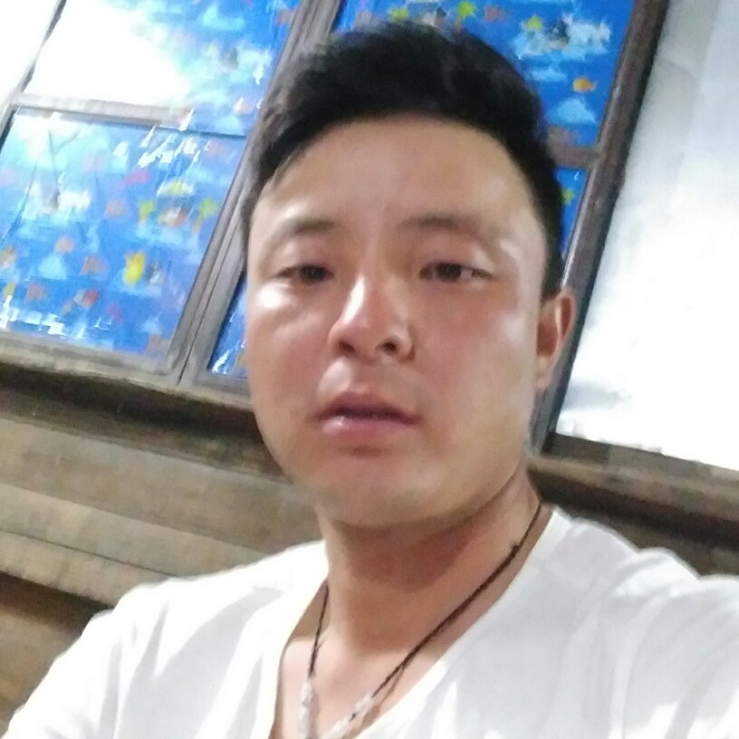伶俐笑靥的照片