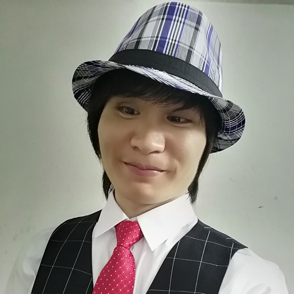 喷摩丝的稻草人的照片