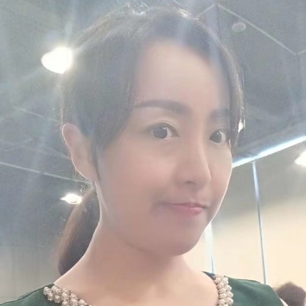 口红怡然的照片