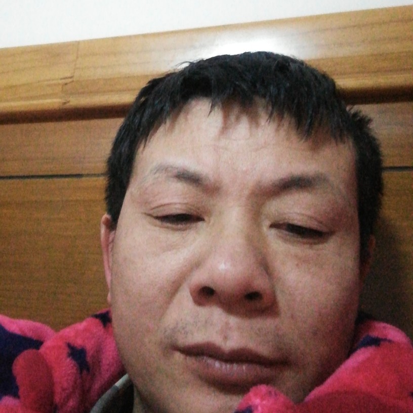 老迟到缱绻的照片