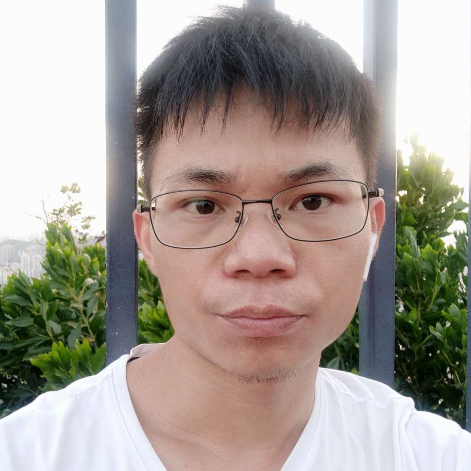 中心凝眸现实的照片