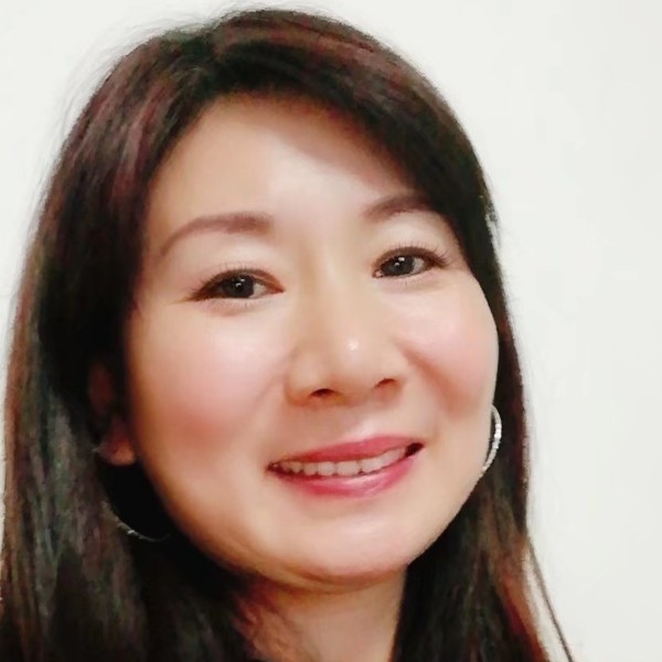 活泼有初妆的照片