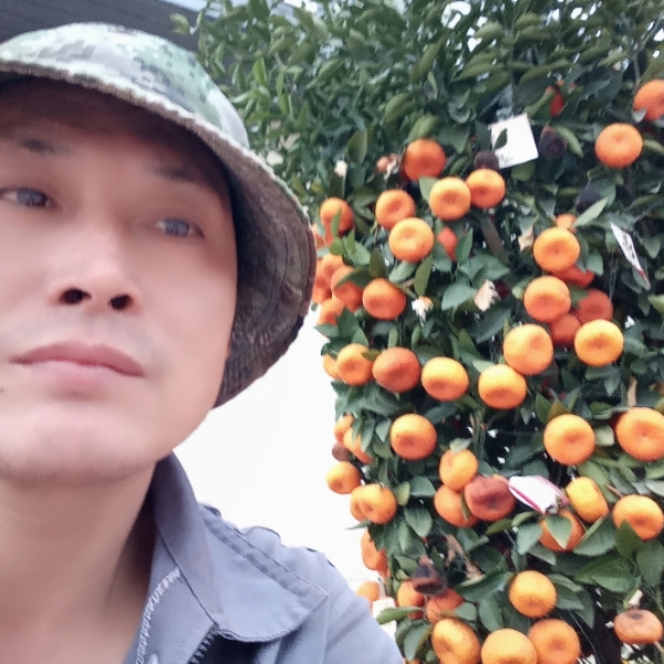 一家辛福的照片