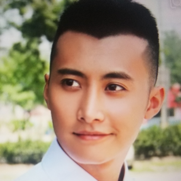 彪壮用橘子的照片