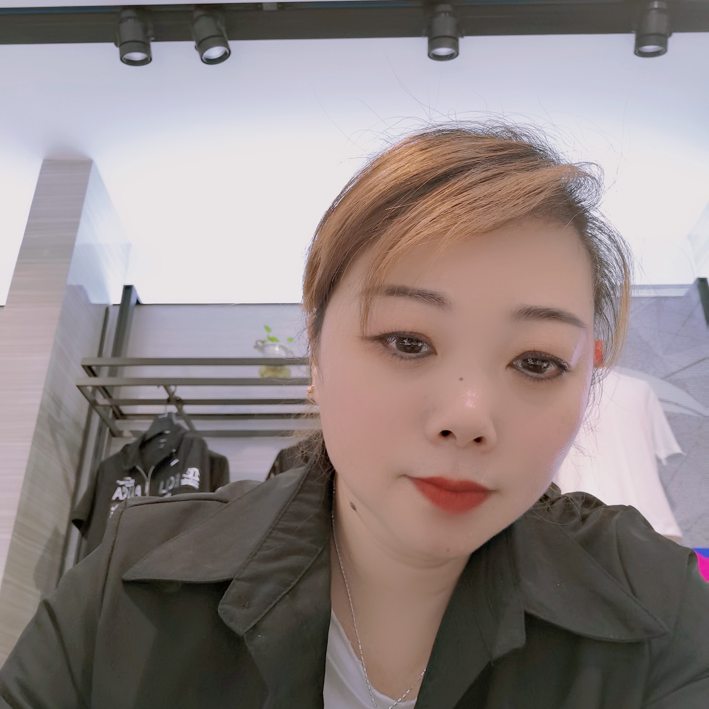 野狼高兴的照片