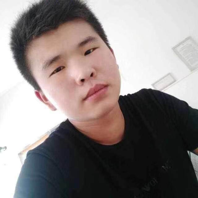 荼蘼专注的照片