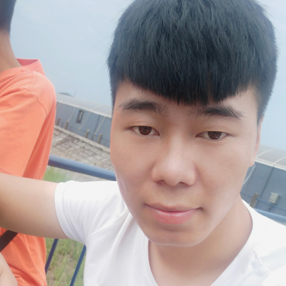 现代手套的照片