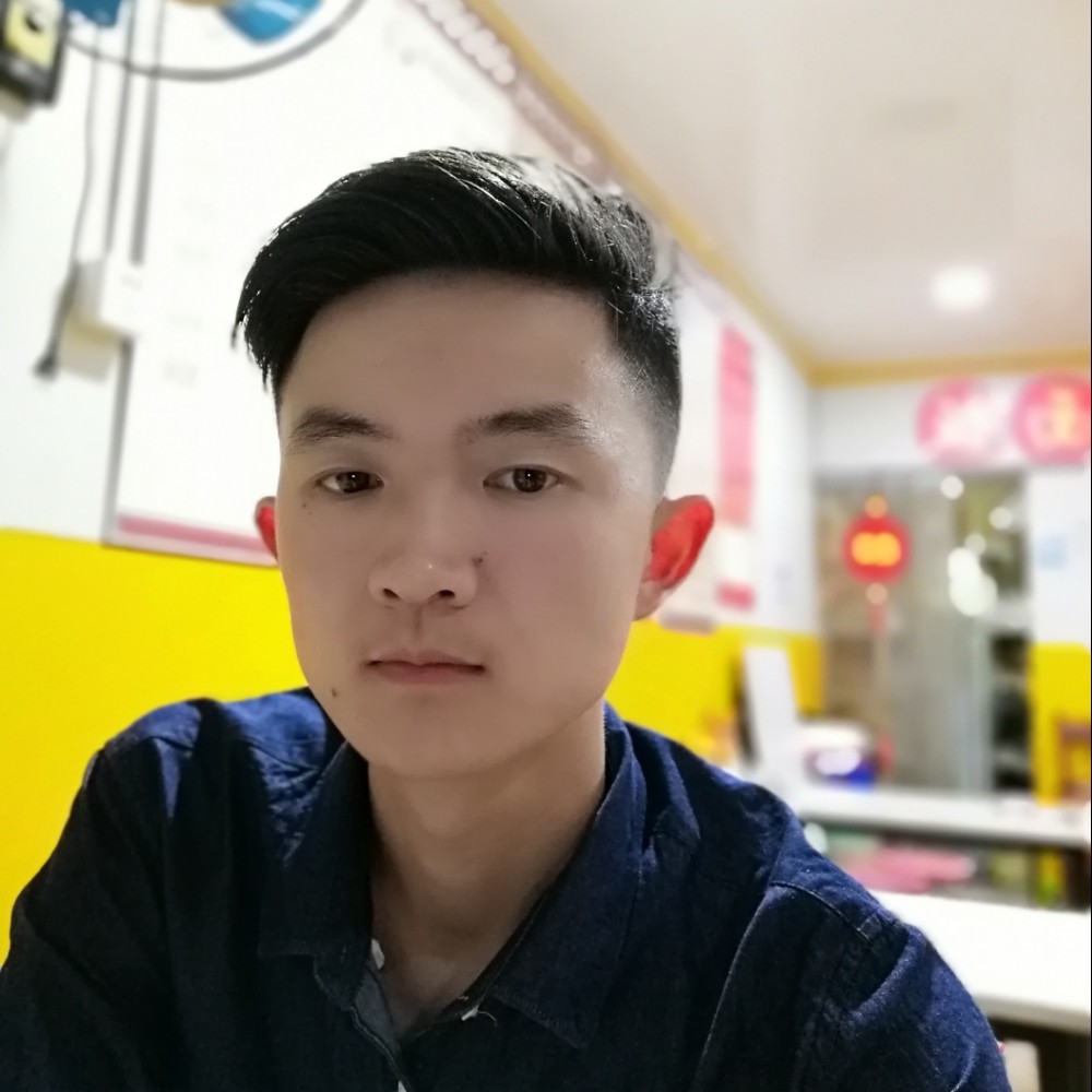 何朔的照片